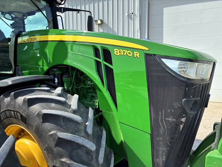 2018-john-deere-8370r-image-17