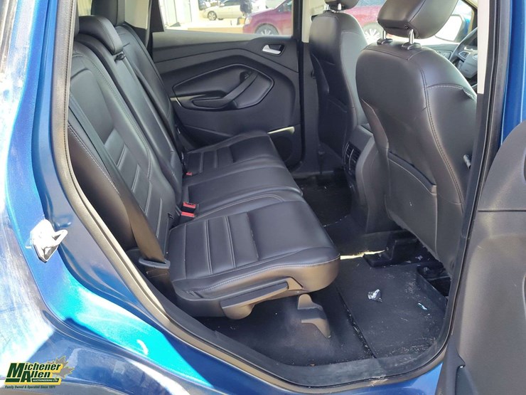 2019-ford-escape-sel-image-14