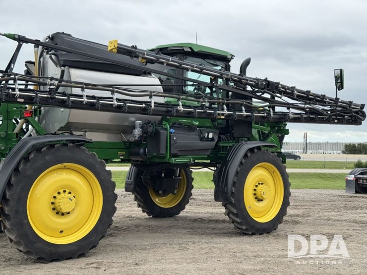 2023-john-deere-412r-image-8
