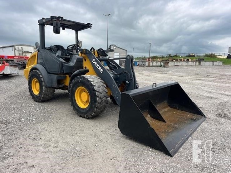 2020-deere-204l-image-9