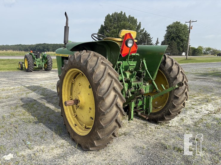 1965-john-deere-2010-image-5