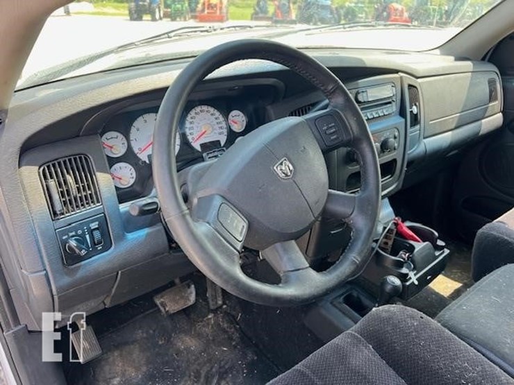 2004-dodge-ram-1500-image-40