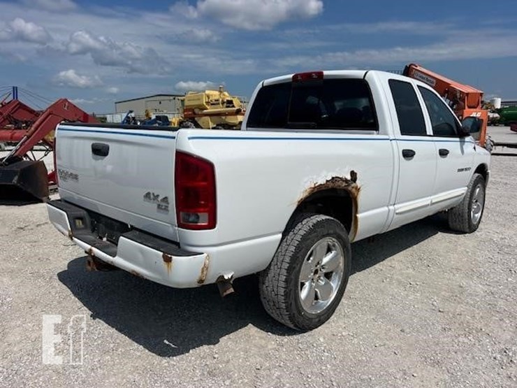 2004-dodge-ram-1500-image-3