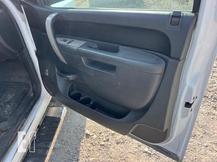 2011-chevrolet-silverado-2500hd-lt-image-22