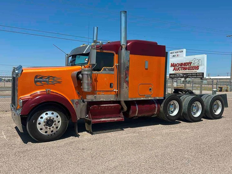2002-kenworth-w900-image-1