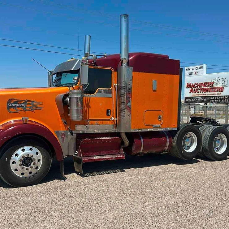 2002 KENWORTH W900