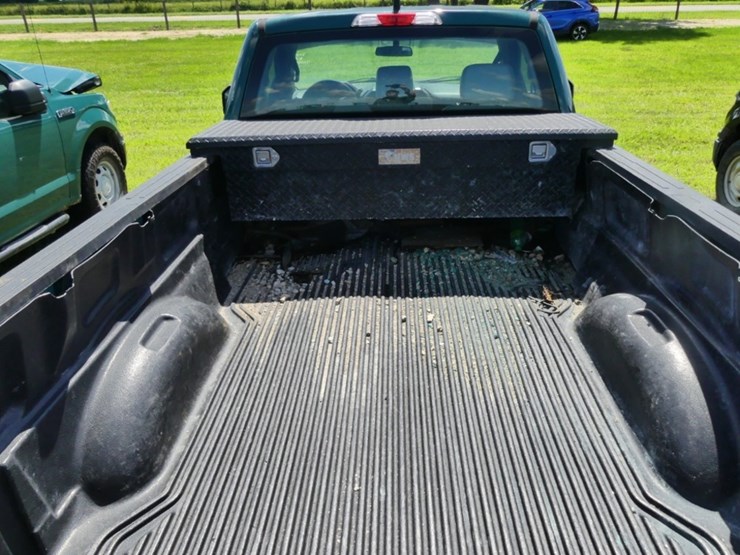 2019-ford-f150-xl-image-5