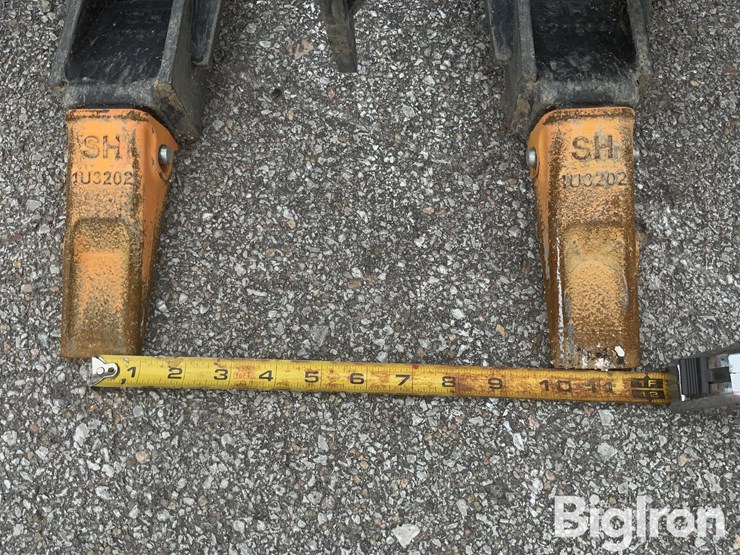 2023-78"-heavy-grass-fork-grapple-skid-steer-bucket-image-16