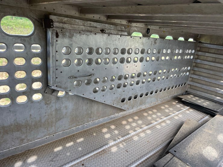 2021-eby-livestock-trailer-image-69