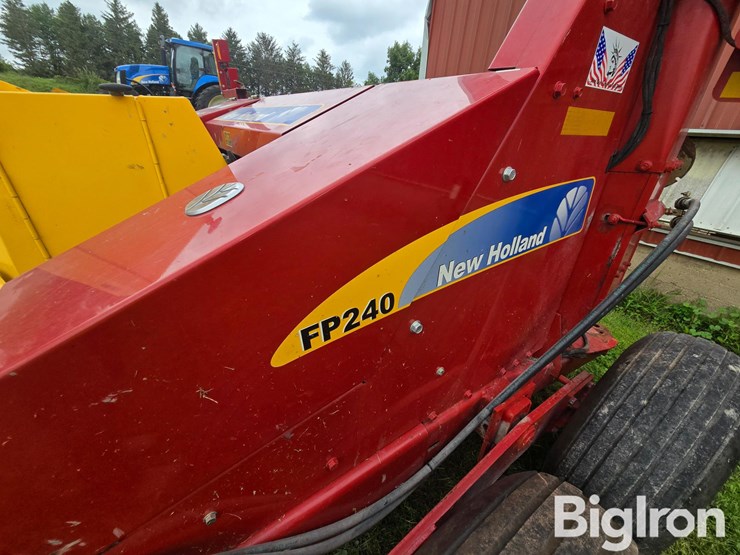 2014-new-holland-fp240-image-15