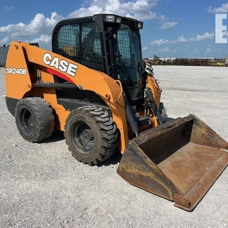 2022 CASE SR240B