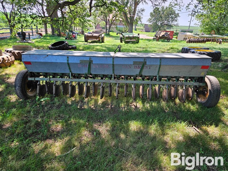 john-deere-b-image-6