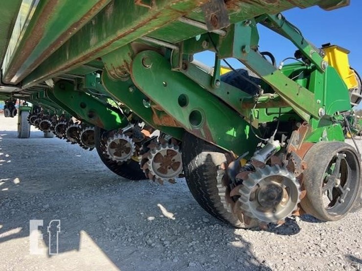 2009-john-deere-1770nt-image-19