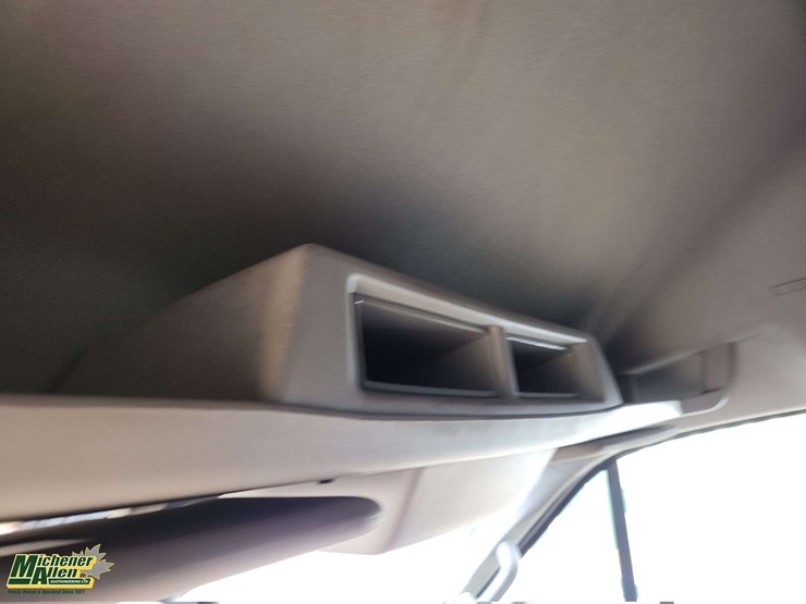 2019-ford-transit-image-18