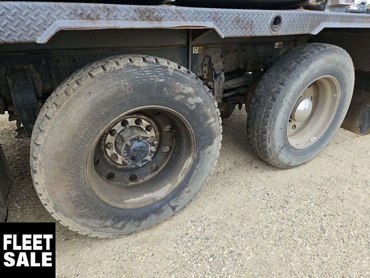 2018-peterbilt-367-image-36
