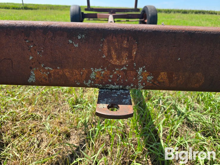 new-holland-30-image-11