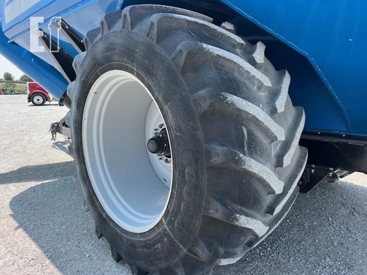 2014-kinze-1100-image-32