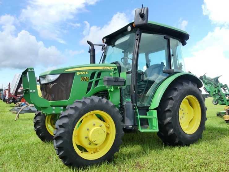 john-deere-5075e-image-1