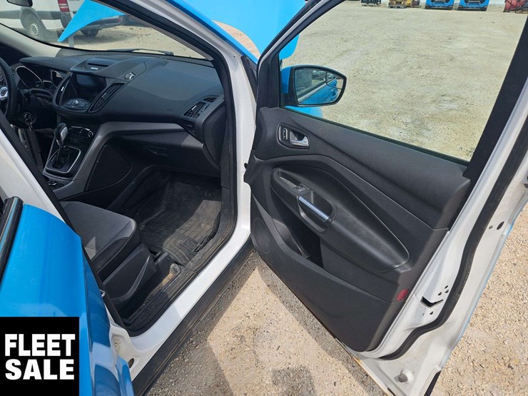 2013-ford-escape-image-27