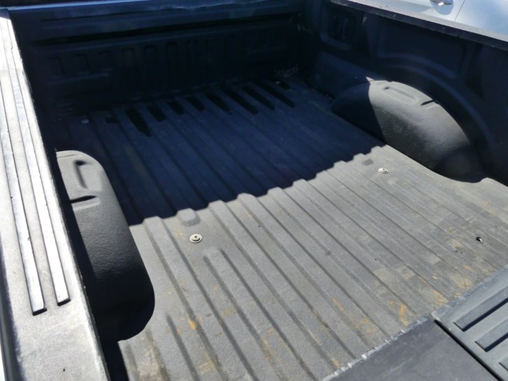 2020-ford-f150-xl-image-7