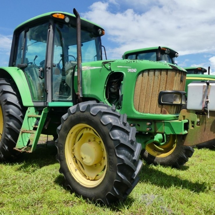 JOHN DEERE 7130