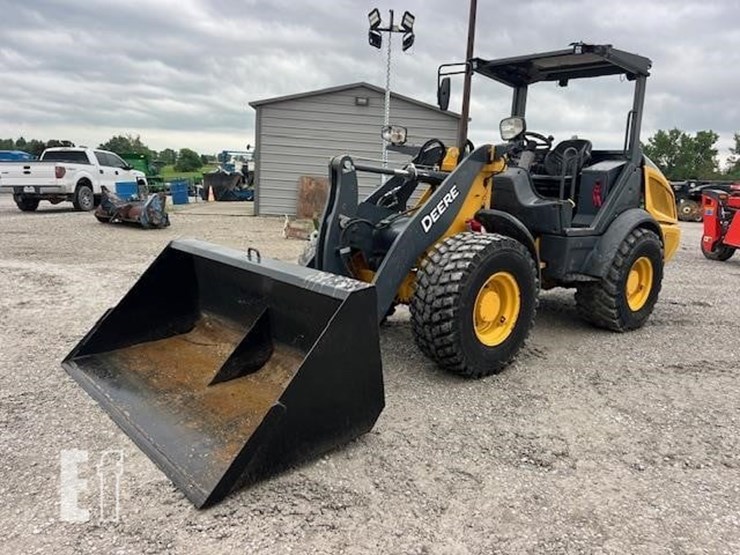2020-deere-204l-image-2