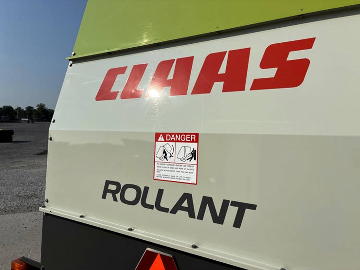 claas-rollant-260-image-38