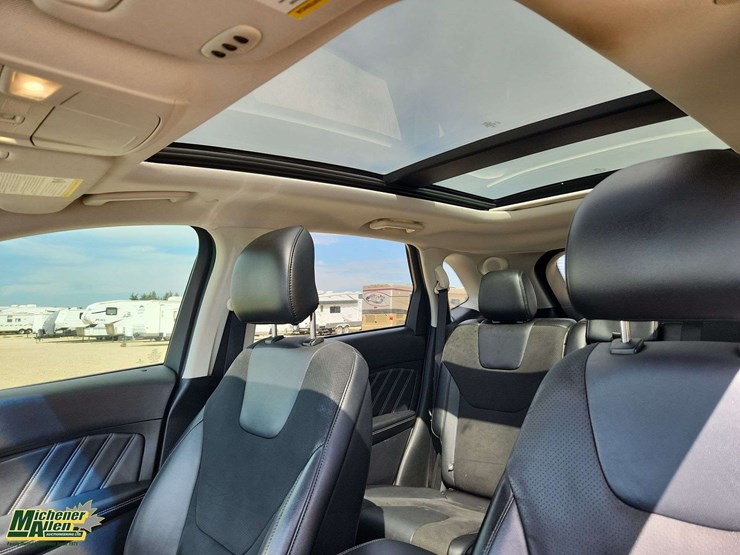 2015-ford-edge-image-12