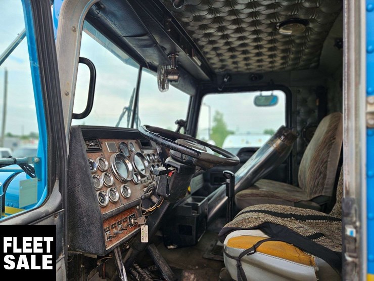2000-kenworth-t800-image-10