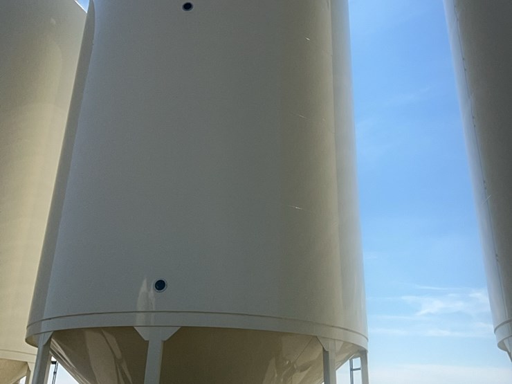 concept-7,500-bu.-hopper-bin,-equipped-with-bin-fan-with-3-phase-agi-grainguard-10-hp-electric-motor.-image-19