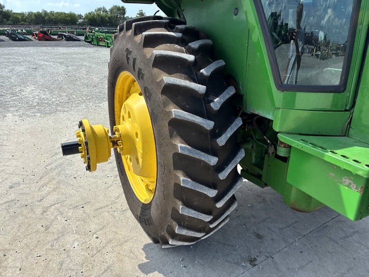 1987-john-deere-4630-image-49