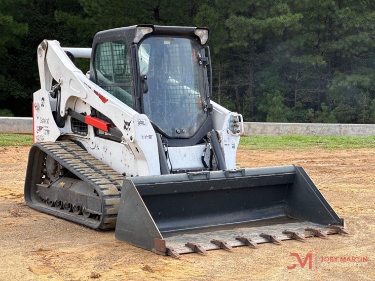2022-bobcat-t770-image-1