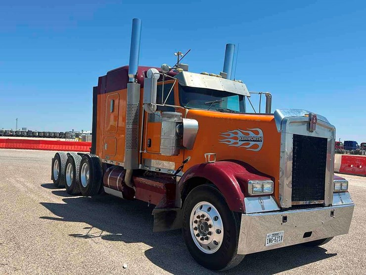 2002-kenworth-w900-image-3