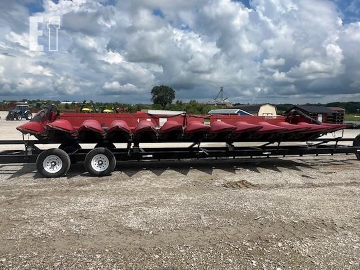 2011-case-ih-3412-image-4