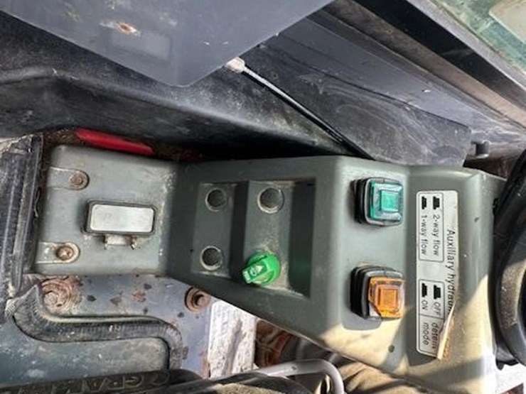 takeuchi-tl240-image-21
