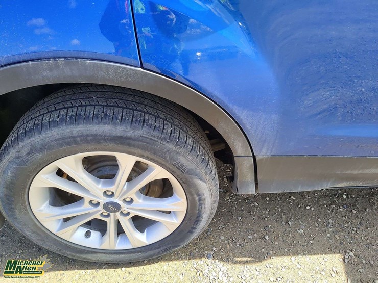 2019-ford-escape-sel-image-28