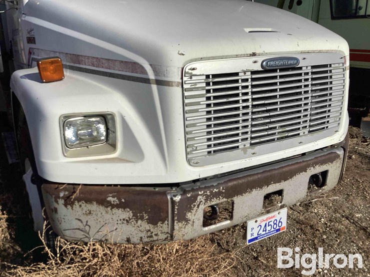 1998-freightliner-fl70-image-13