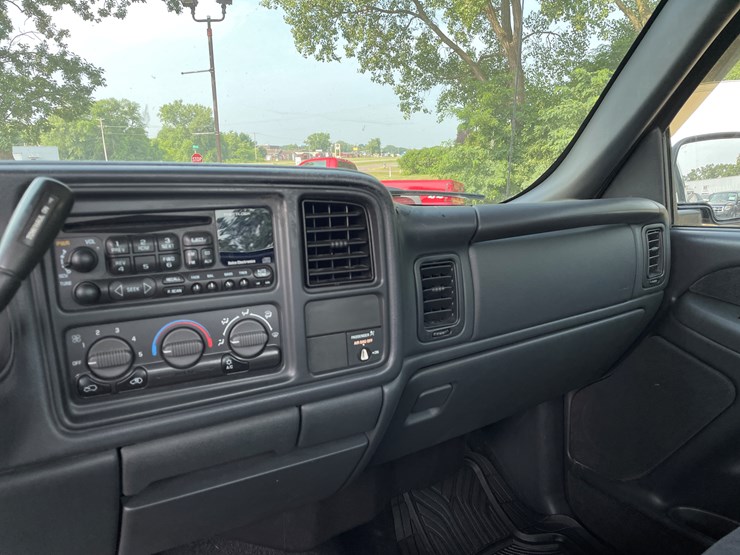 2002-chevrolet-silverado-1500-z71-image-52
