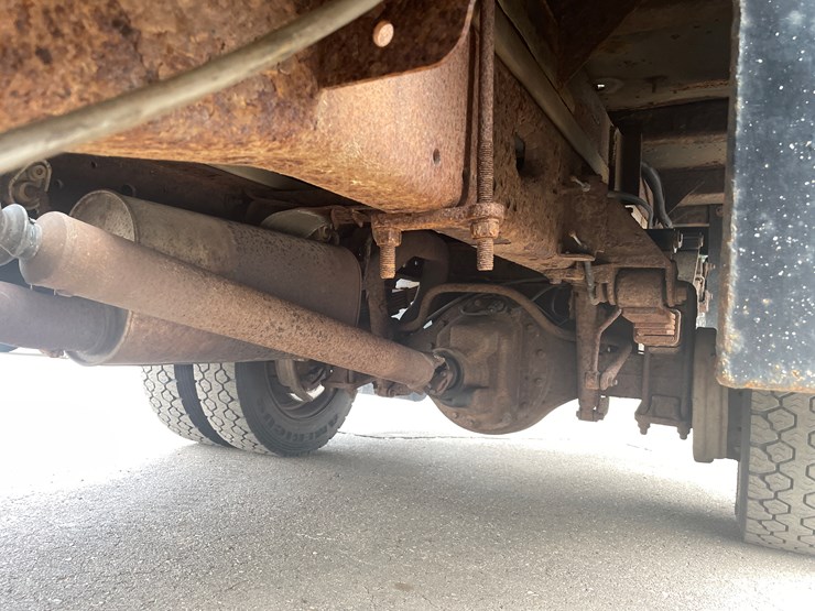 2003-ford-f550-image-42