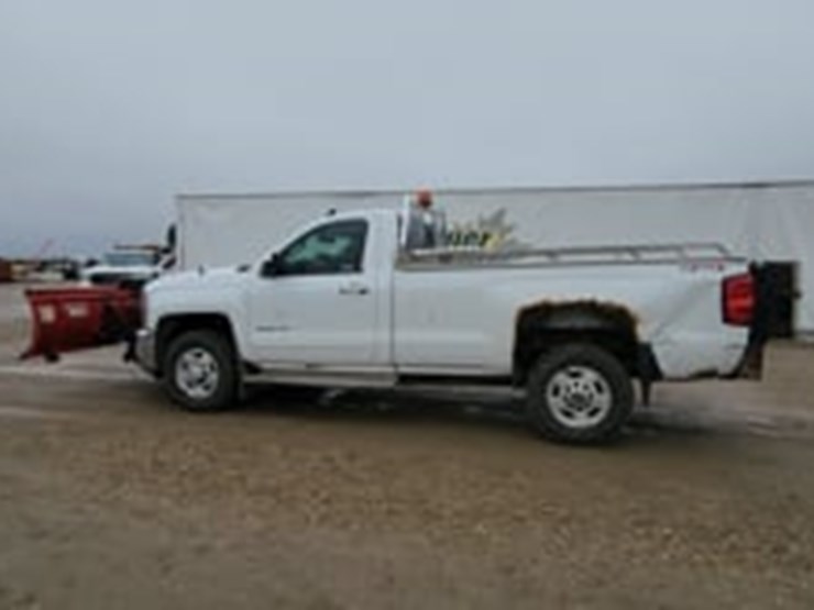 2015-chevrolet-silverado-2500hd-image-5