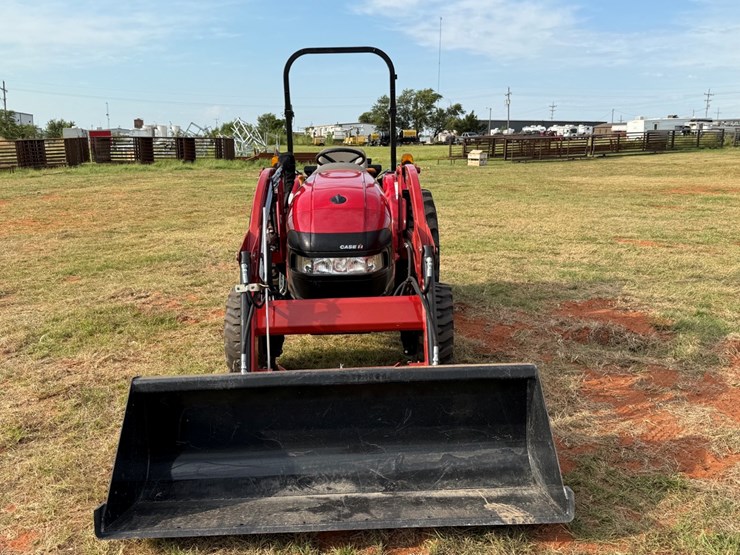 case-ih-farmall-35a-image-7