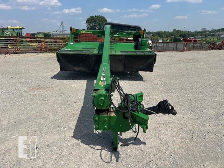 2017-john-deere-835-image-7