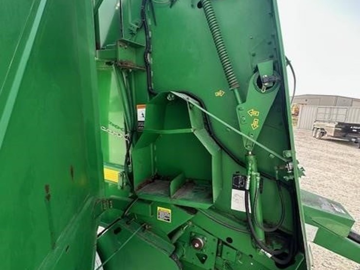 john-deere-566-image-17