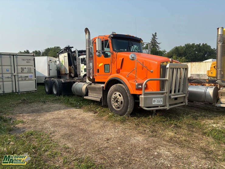 2010-kenworth-t800-image-1