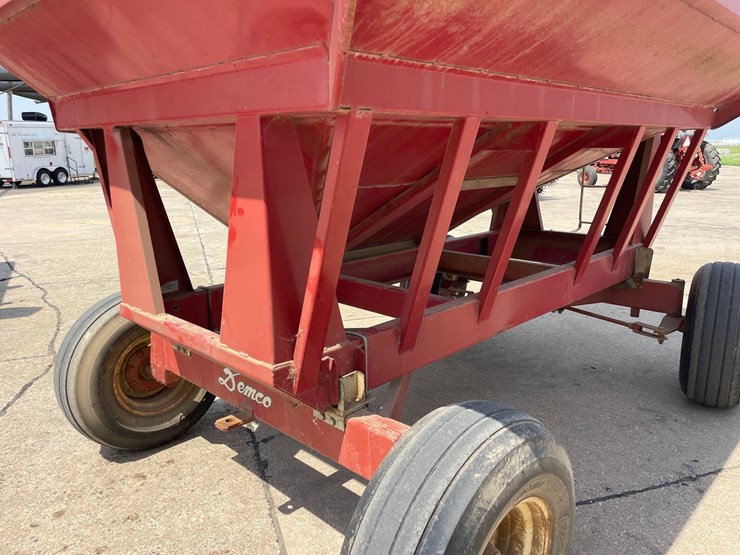 demco-325-image-9
