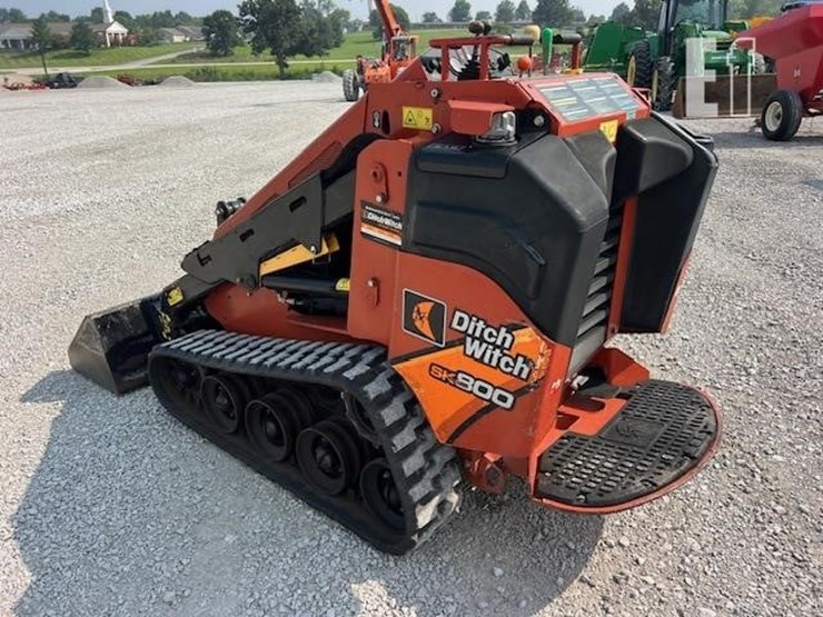 2021-ditch-witch-sk800-image-5