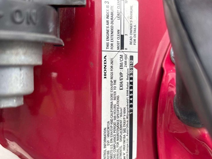 2023-isuzu-npr-image-22