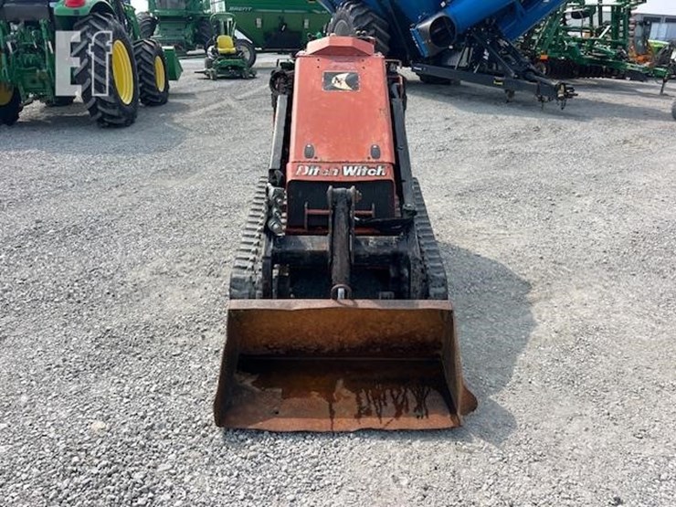 2019-ditch-witch-sk800-image-9
