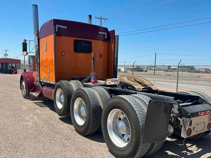 2002-kenworth-w900-image-6