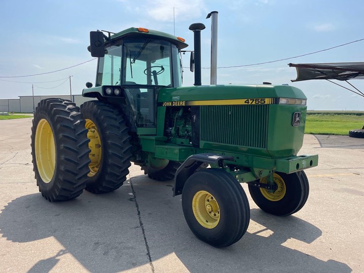 john-deere-4755-image-4